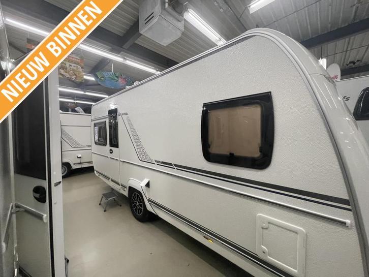 Fendt Apero 495 SFB Luxe rondzit & Fransebed, Caravans en Kamperen, Caravans, Bedrijf, tot en met 4, 1250 - 1500 kg, Rondzit, Fendt