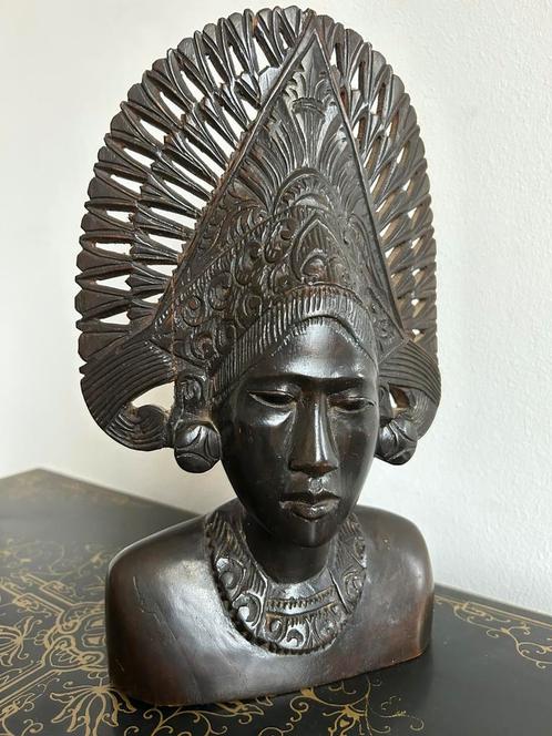 Prachtig gestoken buste van een Balinese Djanger danseres, Antiek en Kunst, Kunst | Niet-Westerse kunst, Verzenden