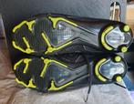 Te koop footbaalschoen Nike maat 42 is helemaal nieuw, Watersport en Boten, Ophalen of Verzenden, Zo goed als nieuw, Duikpak