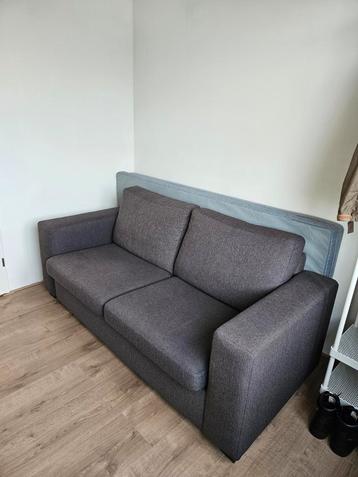 Grijze bank - Zo goed als nieuw! beschikbaar voor biedingen