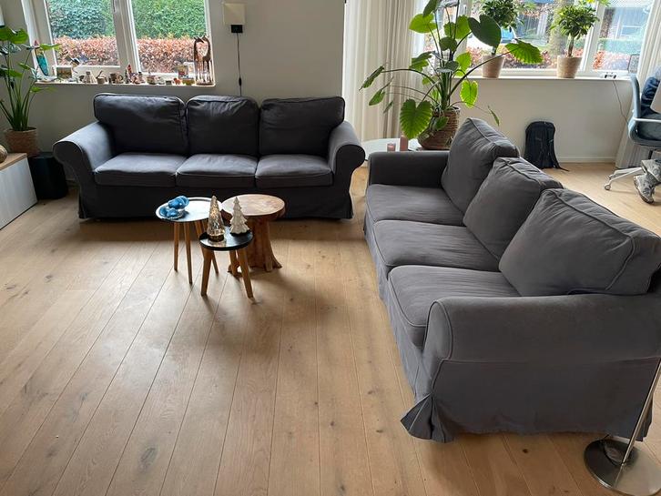 2 driezitsbanken Ektorp met extra hoezen, Huis en Inrichting, Banken | Complete zithoeken, Gebruikt, Ophalen