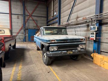 60’ Chevy Apache 4x4(!) V8 beschikbaar voor biedingen