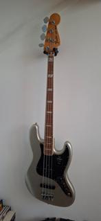 Fender 70's Jazz bass Vintera 2022, Muziek en Instrumenten, Snaarinstrumenten | Gitaren | Bas, Ophalen of Verzenden, Zo goed als nieuw