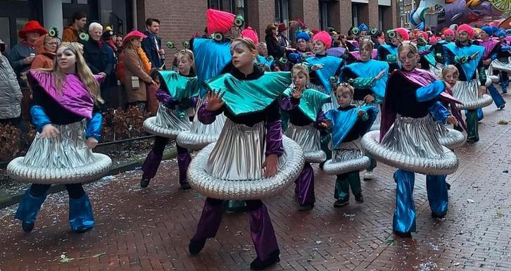 45x Ruimte space of raket / kleine -groot loopgroep carnaval, Kleding | Dames, Carnavalskleding en Feestkleding, Zo goed als nieuw