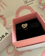 Gouden Pandora Hart Bedel met Steentjes, Sieraden, Tassen en Uiterlijk, Bedels, Verzenden, Pandora, Zo goed als nieuw, 1 bedel