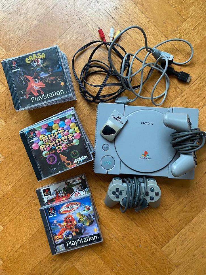 Playstation 1 met chip, Spelcomputers en Games, Spelcomputers | Sony PlayStation 1, Met 2 controllers, Met games, Met geheugenkaart