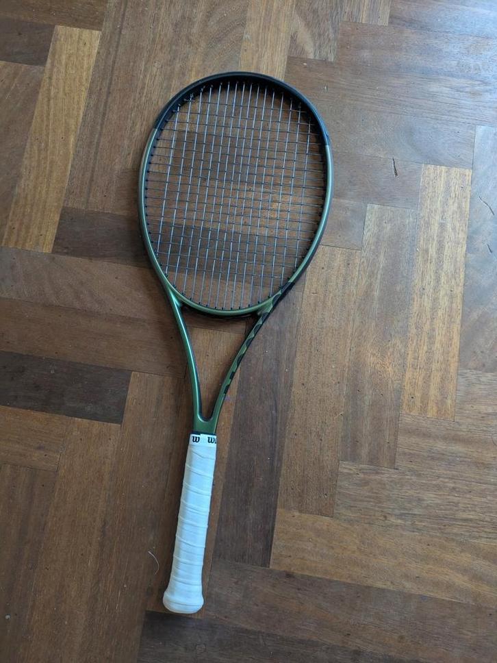 Wilson Blade 98 v8 305 gram zo goed als nieuw!, Sport en Fitness, Tennis, Zo goed als nieuw, Racket, Wilson, Ophalen of Verzenden