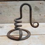 Brocante antieke smeedijzeren Jeanne d'Arc kandelaar, Overige materialen, Bruin, Verzenden, Zo goed als nieuw