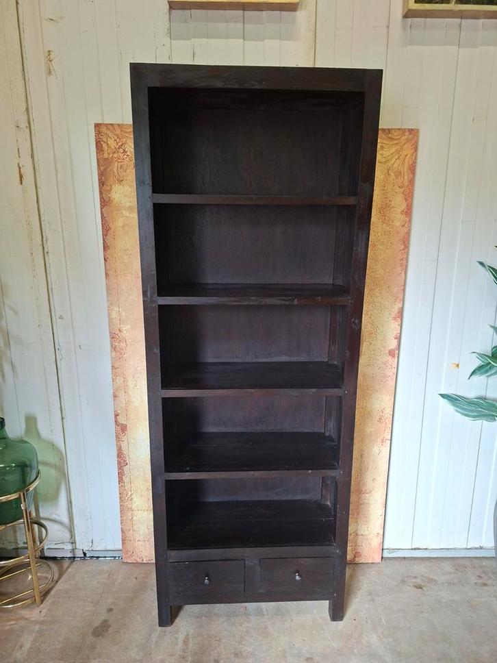 Zwarte teakhouten boekenkast afm, 70x30cm en 190cm hoog., Huis en Inrichting, Kasten | Boekenkasten, Zo goed als nieuw, 150 tot 200 cm