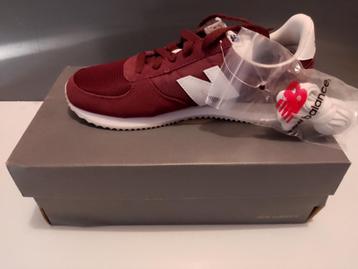 New Balance sneakers beschikbaar voor biedingen