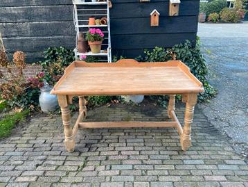 Houten Bureau / Tafel, wit en blank beschikbaar voor biedingen