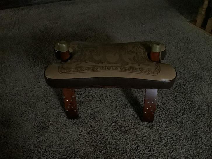 Retro Voetenbankje in Goede Staat, Huis en Inrichting, Stoelen, Zo goed als nieuw, Eén, Hout, Bruin, Ophalen