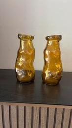 Twee okergele glazen vaasjes – organische vormen, ., Ophalen of Verzenden, ., Minder dan 50 cm