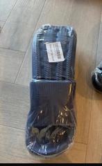 Blauw pantoffels, Ophalen of Verzenden, Nieuw, Blauw