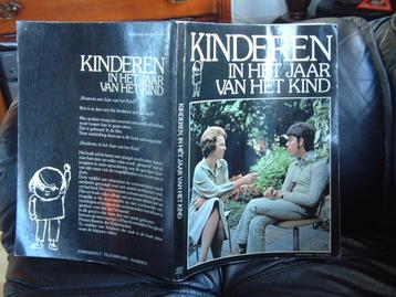 Boek kinderen in het jaar van het kind interviewster Beatrix beschikbaar voor biedingen