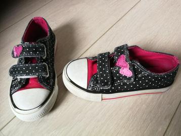 Stoere meisjes Sneakers mt 26. zwart/rose met witte stippen beschikbaar voor biedingen