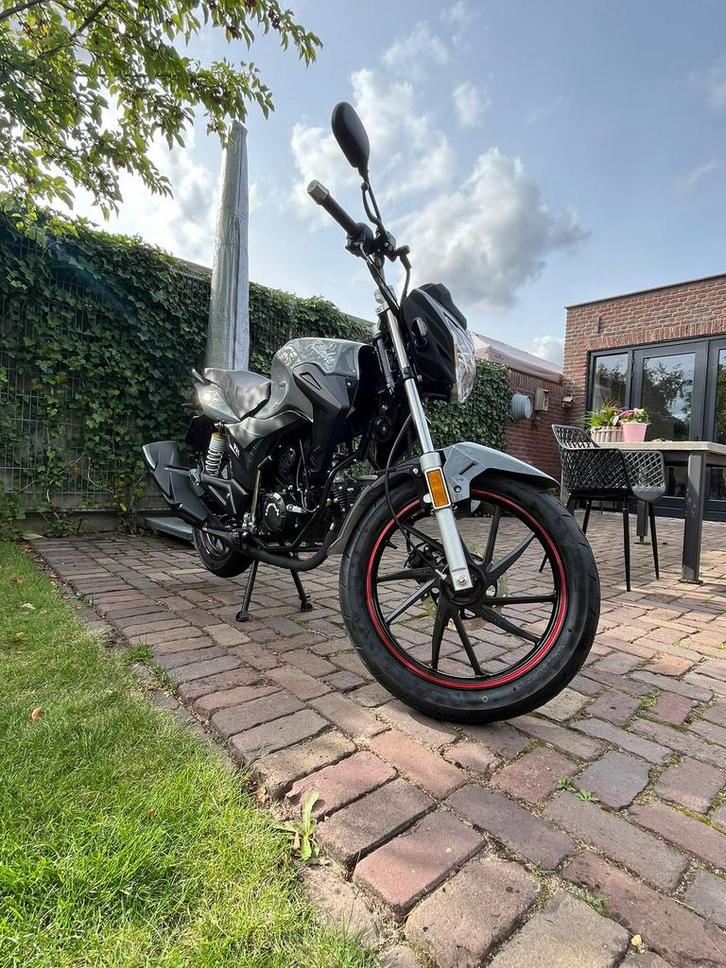 Killerbee f31 schakelbrommer | 1315 km, Fietsen en Brommers, Brommers | Overige merken, Zo goed als nieuw, Maximaal 45 km/u, Ophalen