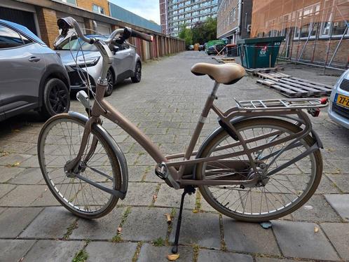 Batavus dames fiets, zalm kleur 28 inch, Fietsen en Brommers, Fietsen | Dames | Damesfietsen, Zo goed als nieuw, Batavus, Versnellingen