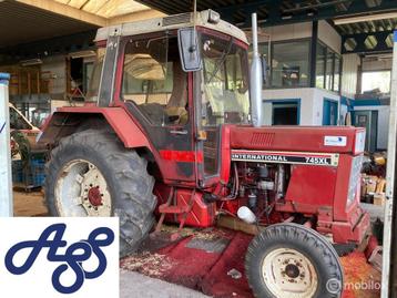 International 745XL incl 11 frontgewichten beschikbaar voor biedingen