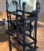 Vroeg gesmeed torenuurwerk. € 1250,-, Ophalen