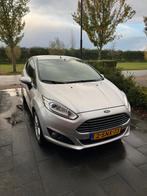 Ford Fiësta 1.0 74KW/100PK 3D 2013 Grijs (NIEUWE APK), Auto's, Ford, Voorwielaandrijving, 100 pk, 23 km/l, Origineel Nederlands