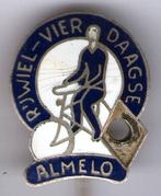 Rijwiel vierdaagse Almelo email op zilverkl. speld ( Y_169 ), Ophalen of Verzenden, Nieuw, Sport, Speldje of Pin