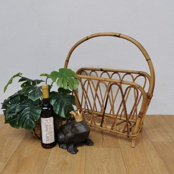 Vintage boho rotan krantenbak lectuurbak tijdschriftenrek 80 beschikbaar voor biedingen