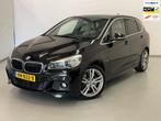 BMW 2-serie Active Tourer 225xe / M Pakket / NL-auto / Leder, Automaat, 136 pk, Gebruikt, Zwart
