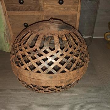 Grote heksenbal - decoratieve metalen bal beschikbaar voor biedingen