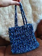 Handgemaakte gehaakte tas - Blauw/Wit, Sieraden, Tassen en Uiterlijk, Tassen | Damestassen, Ophalen of Verzenden, Nieuw, Blauw