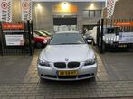 BMW 5-serie Touring 525i Executive Trekhaak Airco NAP APK, Auto's, Origineel Nederlands, Te koop, Zilver of Grijs, 5 stoelen