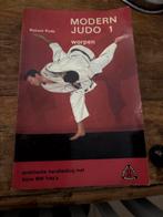 Modern Judo 1 - Kazuzo Kudo, Boeken, Sportboeken, Ophalen of Verzenden, Gelezen, Vechtsport