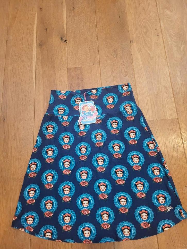 Tante Betsy rok Frida Kahlo maat M spiksplinternieuw!!, Kleding | Dames, Rokken, Nieuw, Blauw, Onder de knie, Ophalen of Verzenden