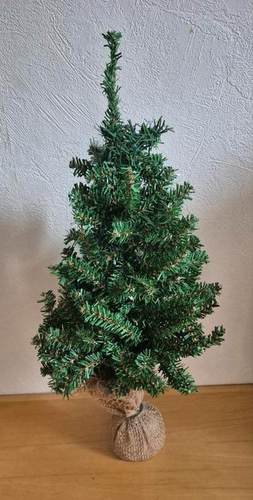 Vintage Kerstboompje beschikbaar voor biedingen