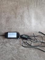 PSP met oplader en game, Spelcomputers en Games, Games | Sony PlayStation Portable, Avontuur en Actie, Online, Gebruikt, 1 speler