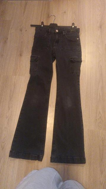 Zwarte Spijkerbroek beschikbaar voor biedingen