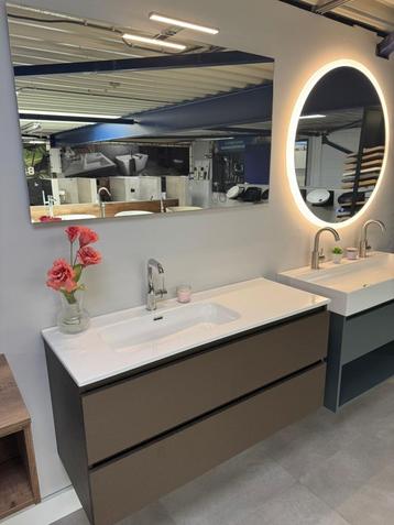 Badmeubel 120 cm SHOWROOM MODEL ZGAN beschikbaar voor biedingen