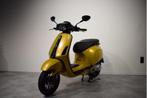 Vespa Sprint | Sunbeam gold wrap x Forged Carbon | NIEUW!, Nieuw, Overige modellen, 50 cc, Ophalen of Verzenden