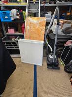 Dubbelzijdige radiator 60x70cm met thermostaatkraan, Doe-het-zelf en Verbouw, Verwarming en Radiatoren, Ophalen, 30 tot 80 cm