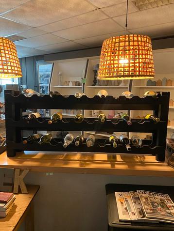 Stoer industrieel wijnrek/flessenrek beschikbaar voor biedingen