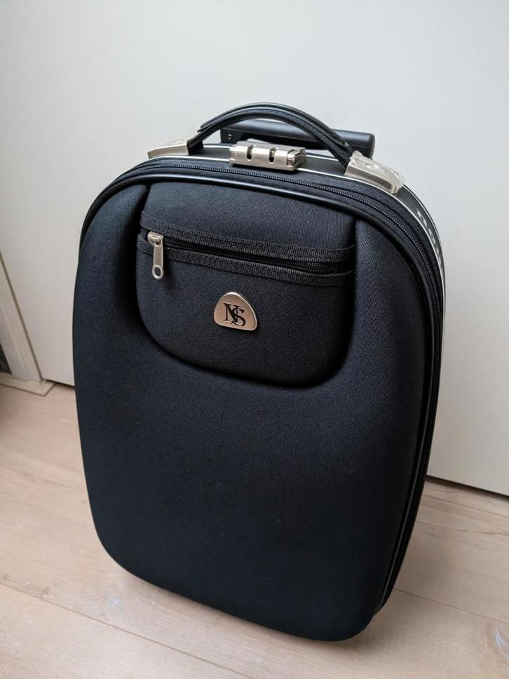 ❗NIEUW softshell handbagage koffer NoShou met slot, 32x20x55, Sieraden, Tassen en Uiterlijk, Koffers, Nieuw, Hard kunststof, 50 tot 60 cm