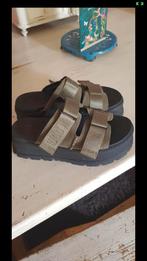 Ugg  slippers maat 38 , 38.5, Ophalen of Verzenden, Zo goed als nieuw, Groen