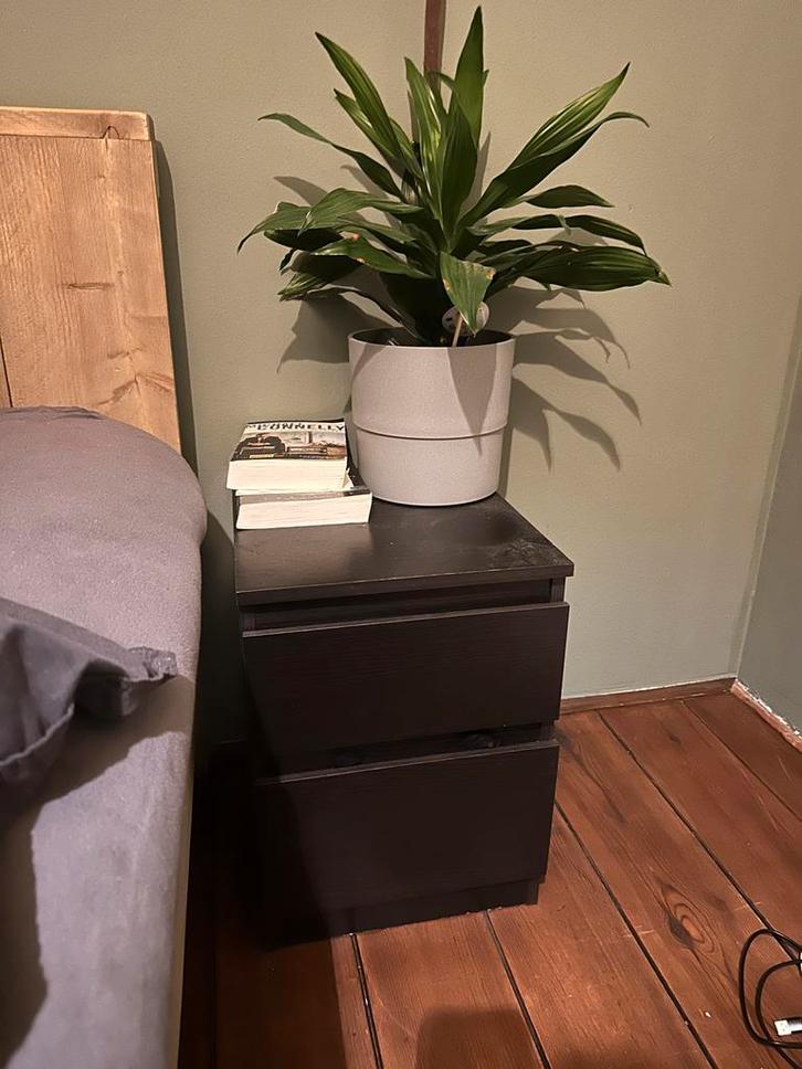 Ikea Malm nachtkastje - Zwart, goede staat, Huis en Inrichting, Slaapkamer | Nachtkastjes, Zo goed als nieuw, Minder dan 55 cm