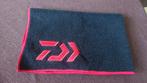 DAIWA tournament Black/Red hand towel 40x30 cm NIEUW, Watersport en Boten, Hengelsport | Karpervissen, Ophalen of Verzenden, Nieuw