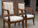 2 notenhouten stoelen vorige eeuw. €485, Ophalen