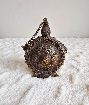 Antiek bronzen kruitfles SALE beschikbaar voor biedingen