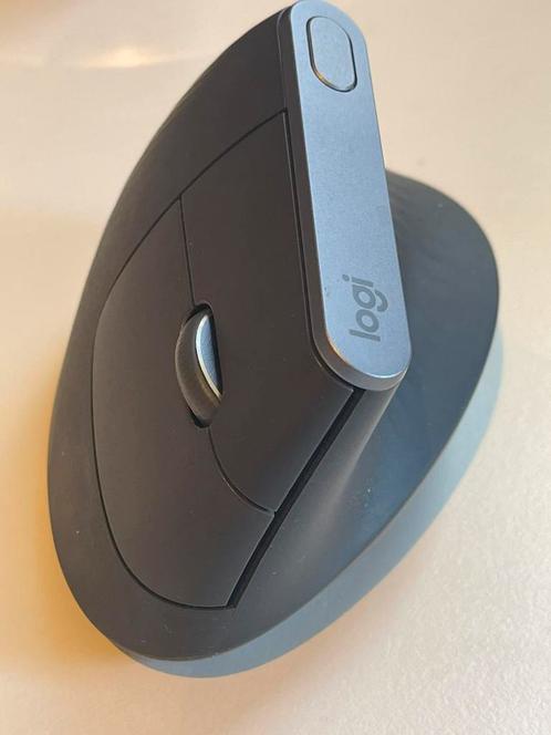 Logitech MX vertical, Computers en Software, Muizen, Zo goed als nieuw, Ophalen of Verzenden