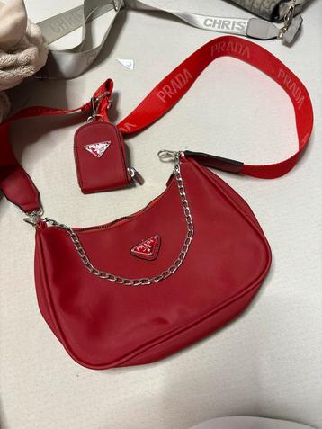Prada tasje beschikbaar voor biedingen