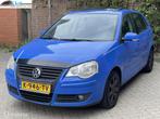 Volkswagen Polo 1.4-16V Trendline Schuifdak Distributie V.V., Auto's, Voorwielaandrijving, 4 cilinders, Elektrische ramen, Blauw