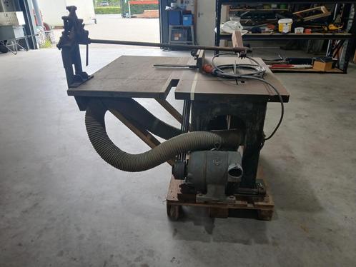 sterke oude houtzaag op krachtstroom zaagtafel, Doe-het-zelf en Verbouw, Gereedschap | Zaagmachines, Gebruikt, Cirkelzaag, 1200 watt of meer